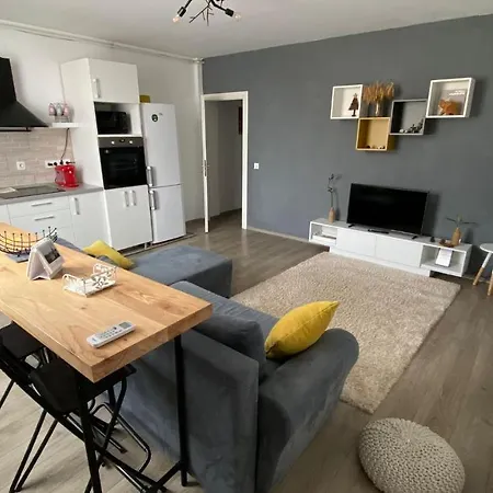 Cosy, Modern With Self Check-in Клуж-Напока